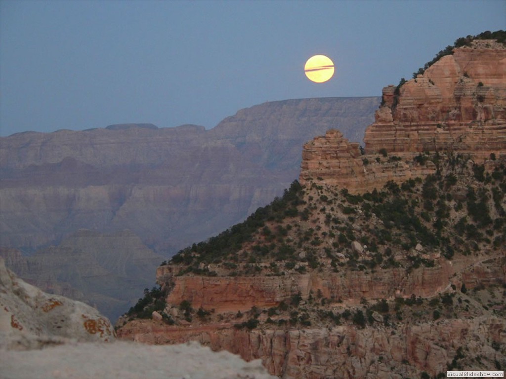 09 Full-Moon-over-the-Grand-Canyon